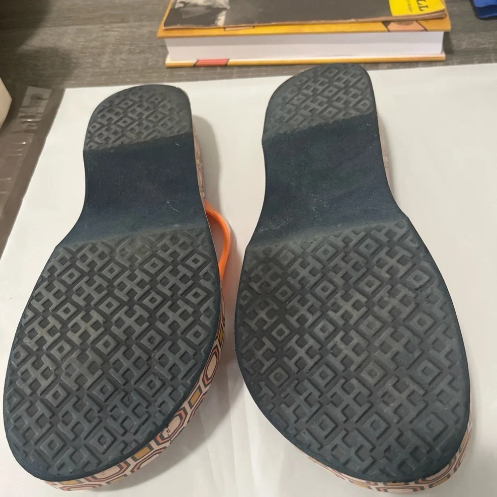 Tory Burch Orange Geometric Platform Flip-Flops – Size 9 - Picture 2 of 4